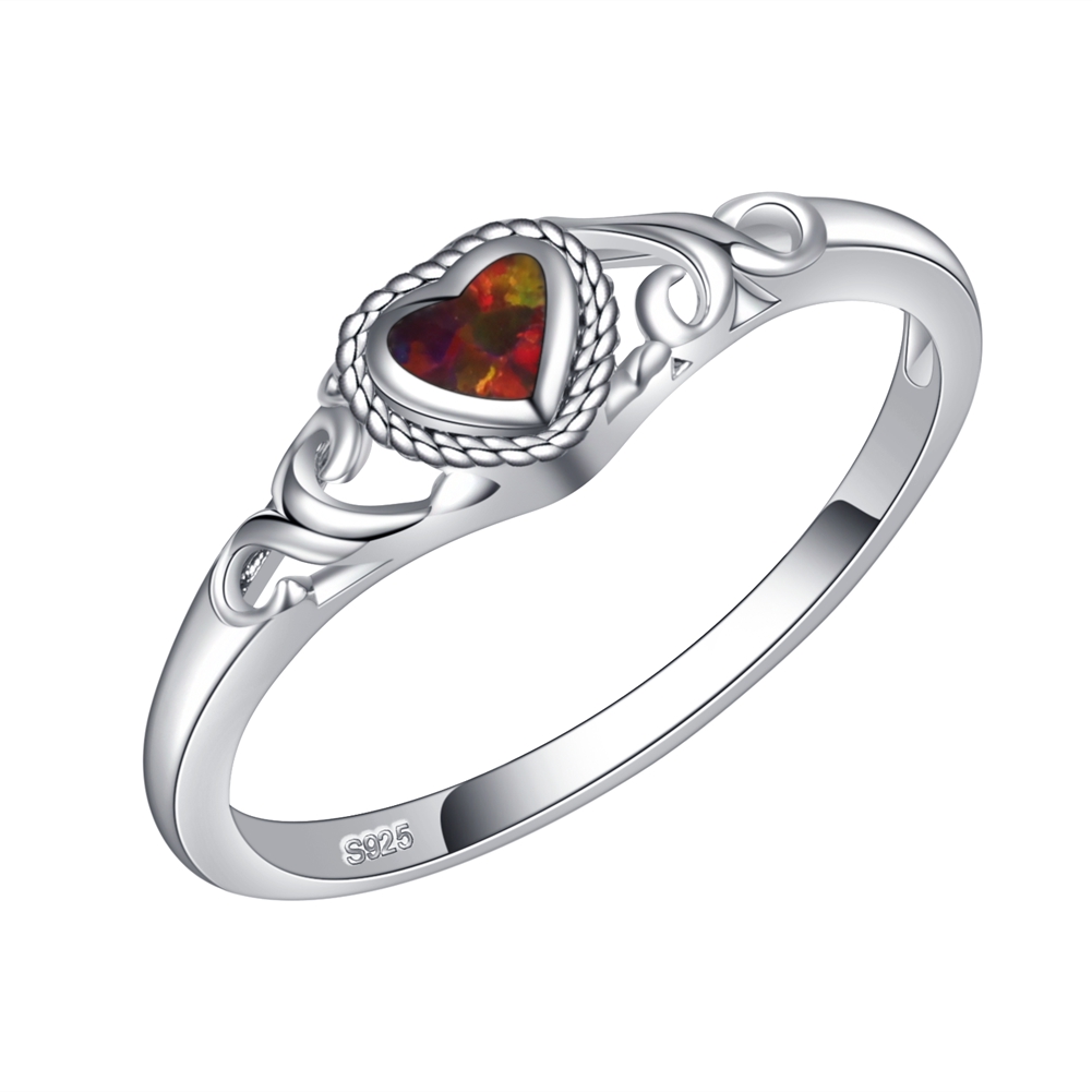 Anillo de corazón de ópalo rojo de plata de ley 925